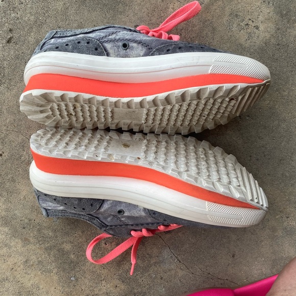 FINAL SALE. 🚨 ‼️ RARE WOMENS GOLDLUXE GREY AND CORAL ,TENNIS 37/6 - Picture 4 of 7